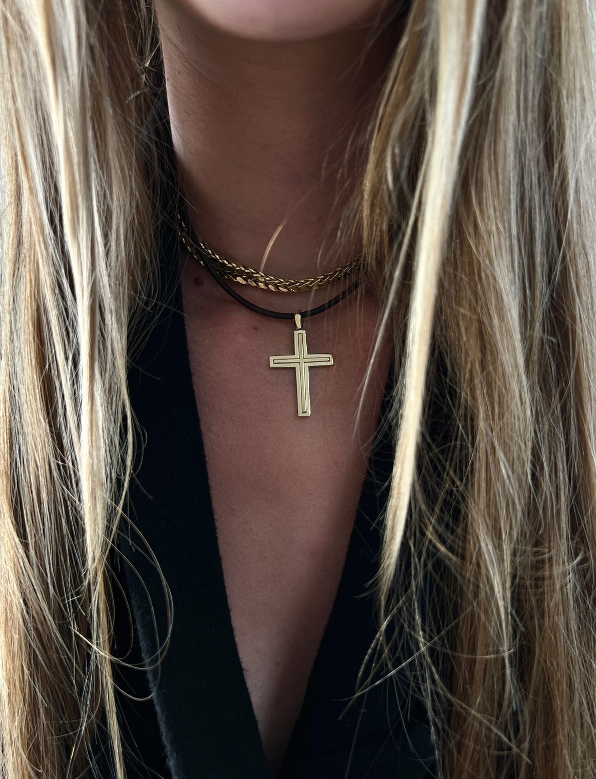 18k gold cross pendant