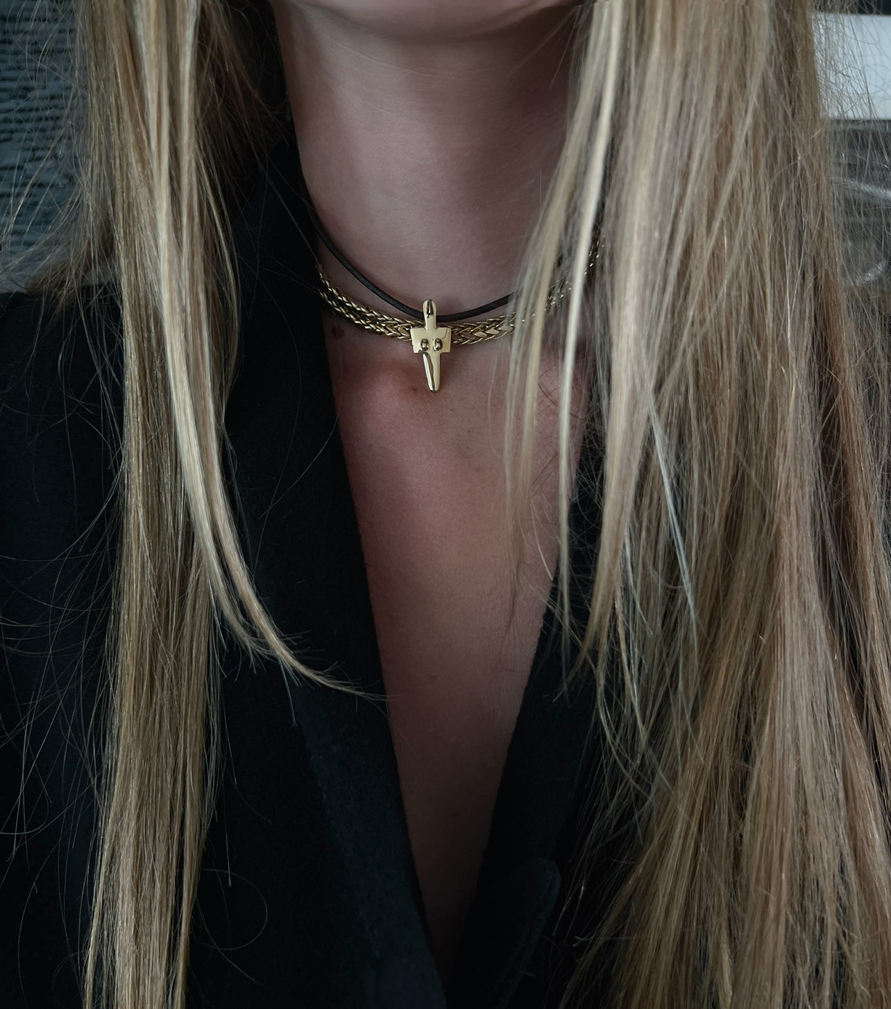 18k gold cross pendant