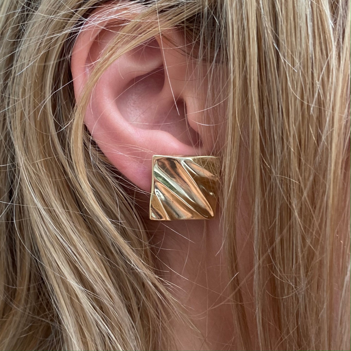 gold earrings