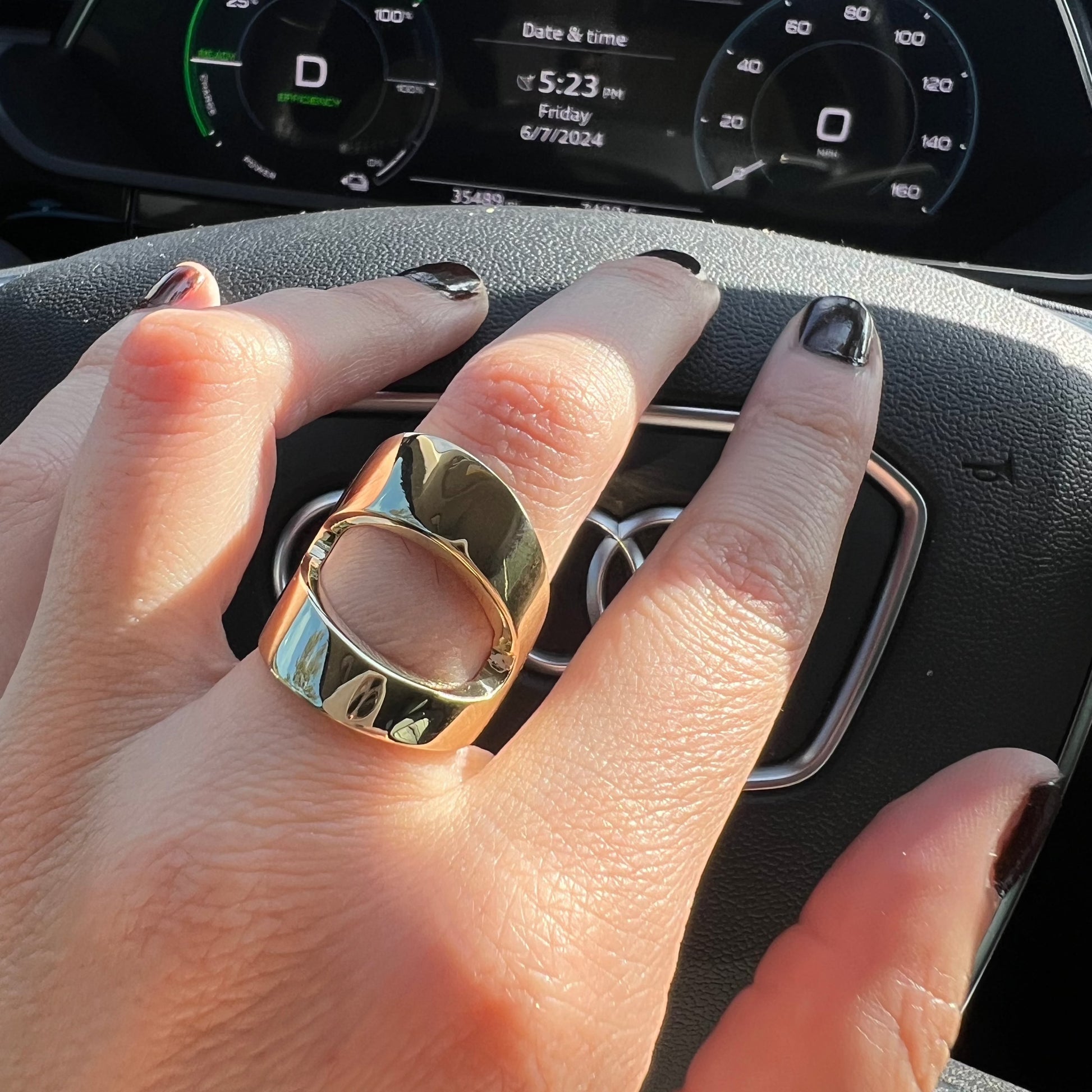 18k gold ring