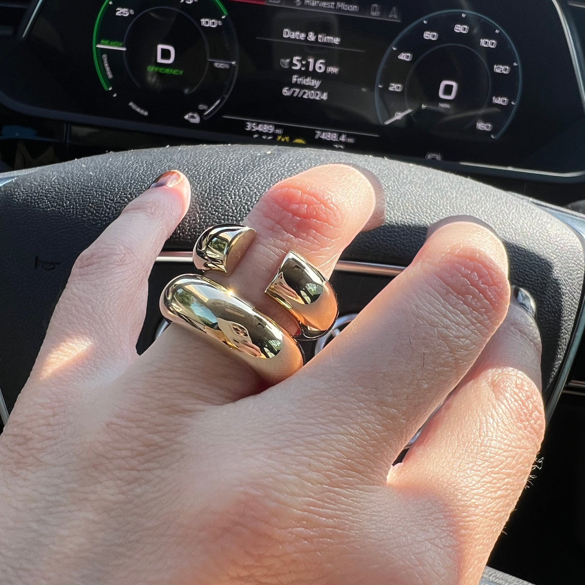 18k gold band