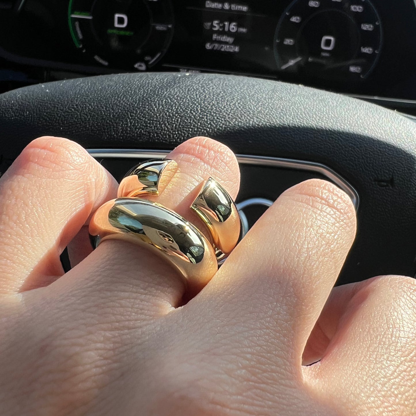 18k gold band