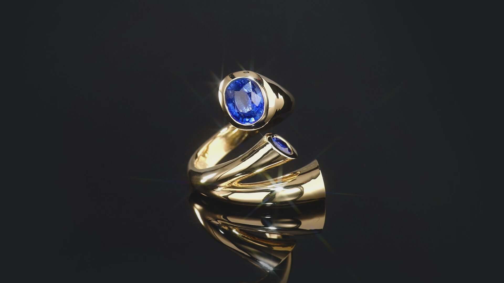 blue sapphire 18k gold ring