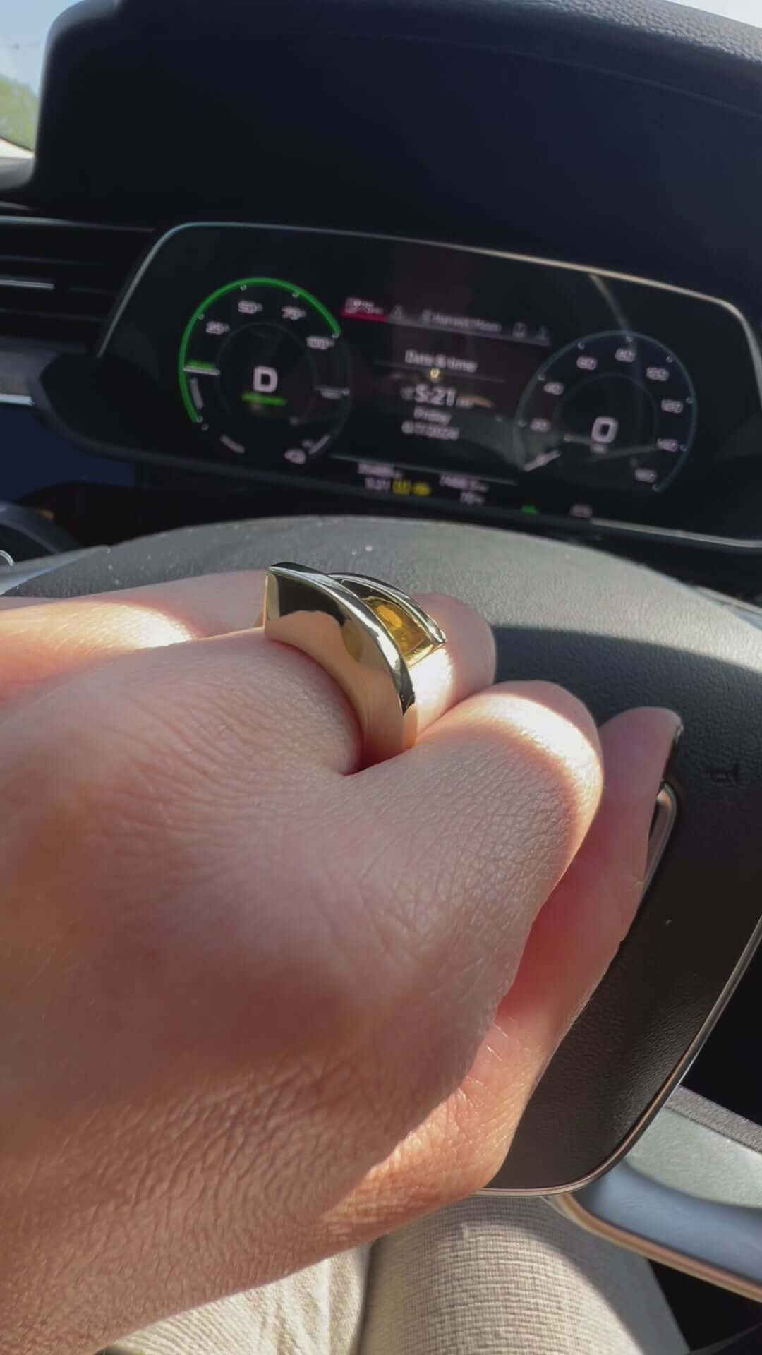 18k gold ring