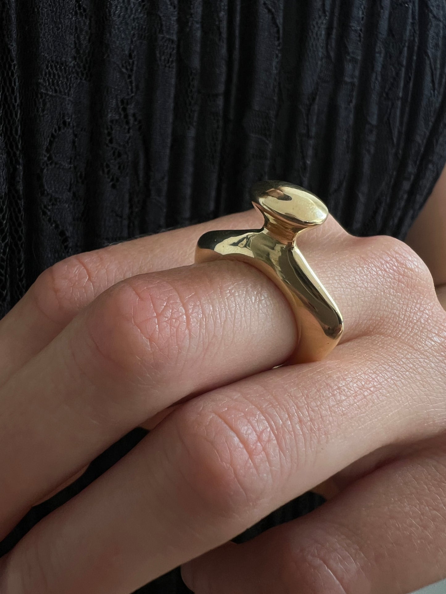 ANFORA THIN STACKABLE RING